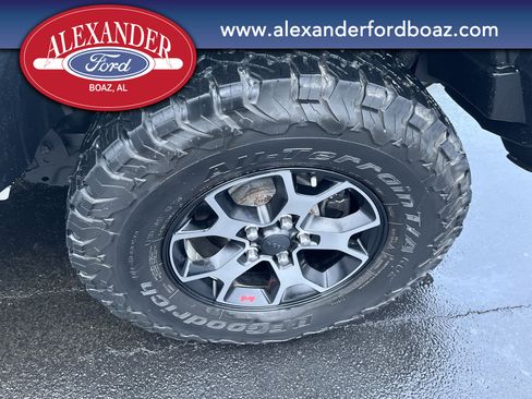 Used 2018 Jeep Wrangler Unlimited Rubicon w/ Cold Weather Group image 9