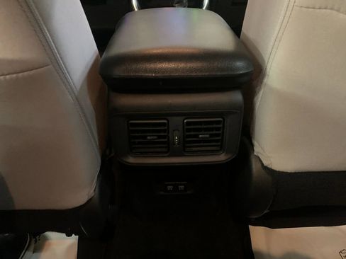 Used 2019 Toyota RAV4 XLE AWD/4WD image 15