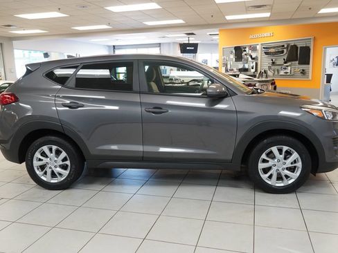 Used 2020 Hyundai Tucson SE w/ Cargo Package FWD image 12