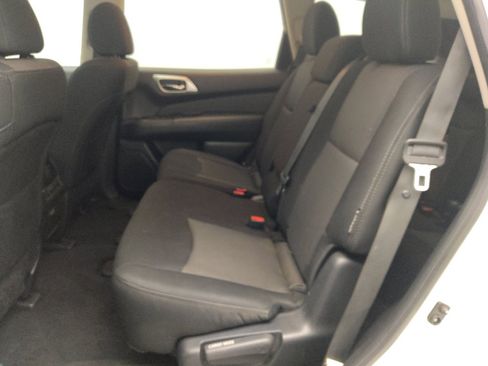 Used 2020 Nissan Pathfinder SV FWD image 18