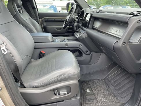 Used 2025 Land Rover Defender 110 AWD/4WD image 20
