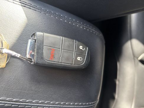 Used 2025 Jeep Compass Trailhawk AWD/4WD image 21