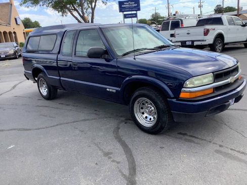 Used 2002 Chevrolet S10 Pickup 2WD Extended Cab w/ Preferred Equipment Group image 16