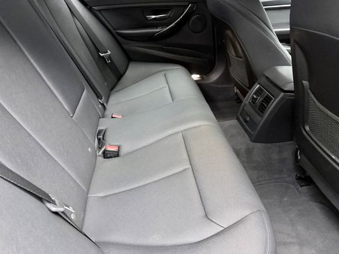 Used 2018 BMW 320i xDrive Sedan image 14