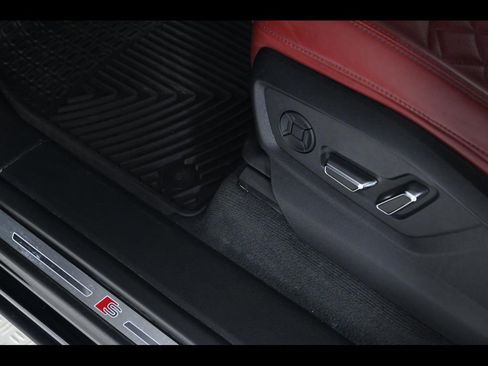 Used 2022 Audi SQ8 Prestige image 18