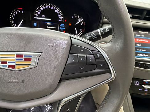 Used 2018 Cadillac XT5 Luxury w/ Driver Awareness Package FWD image 28
