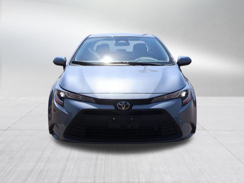 Used 2025 Toyota Corolla LE FWD image 2