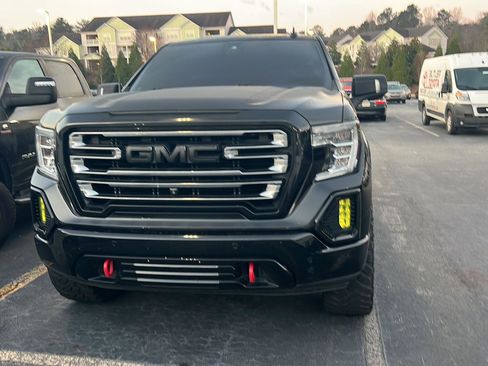 Used 2019 GMC Sierra 1500 AT4 w/ Off Road Performance Package image 4