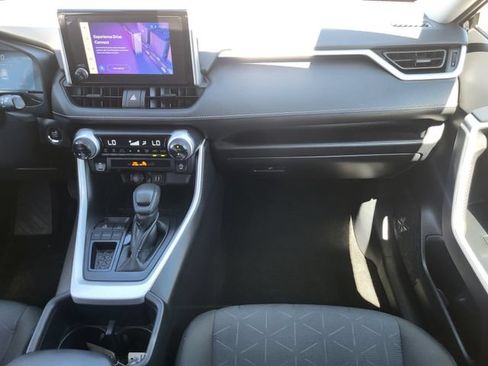 Used 2025 Toyota RAV4 XLE FWD image 26