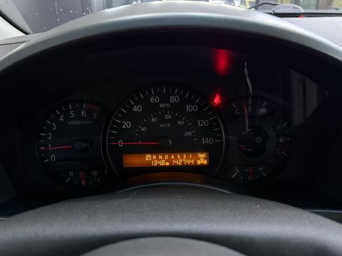 Used 2004 Nissan Titan LE w/ (NAV) Nissan Navigation Pkg image 31