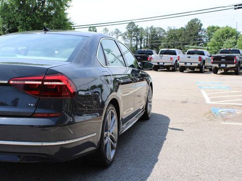 Used 2017 Volkswagen Passat 1.8T R-Line FWD image 31