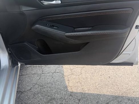 Used 2019 Nissan Altima 2.5 SR FWD image 13