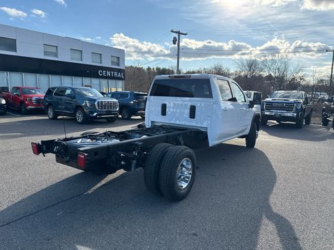 New 2026 GMC Sierra 3500 SLE w/ SLE Convenience Package image 7