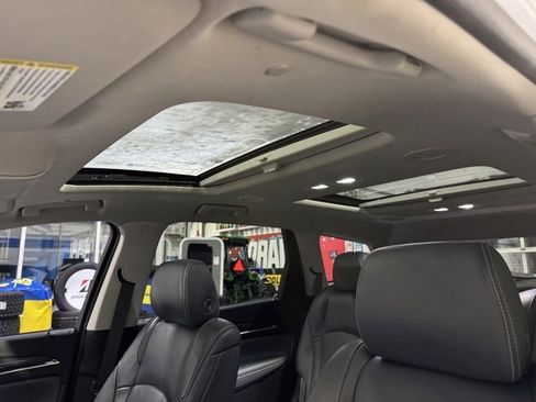 Used 2021 Buick Enclave Essence image 8