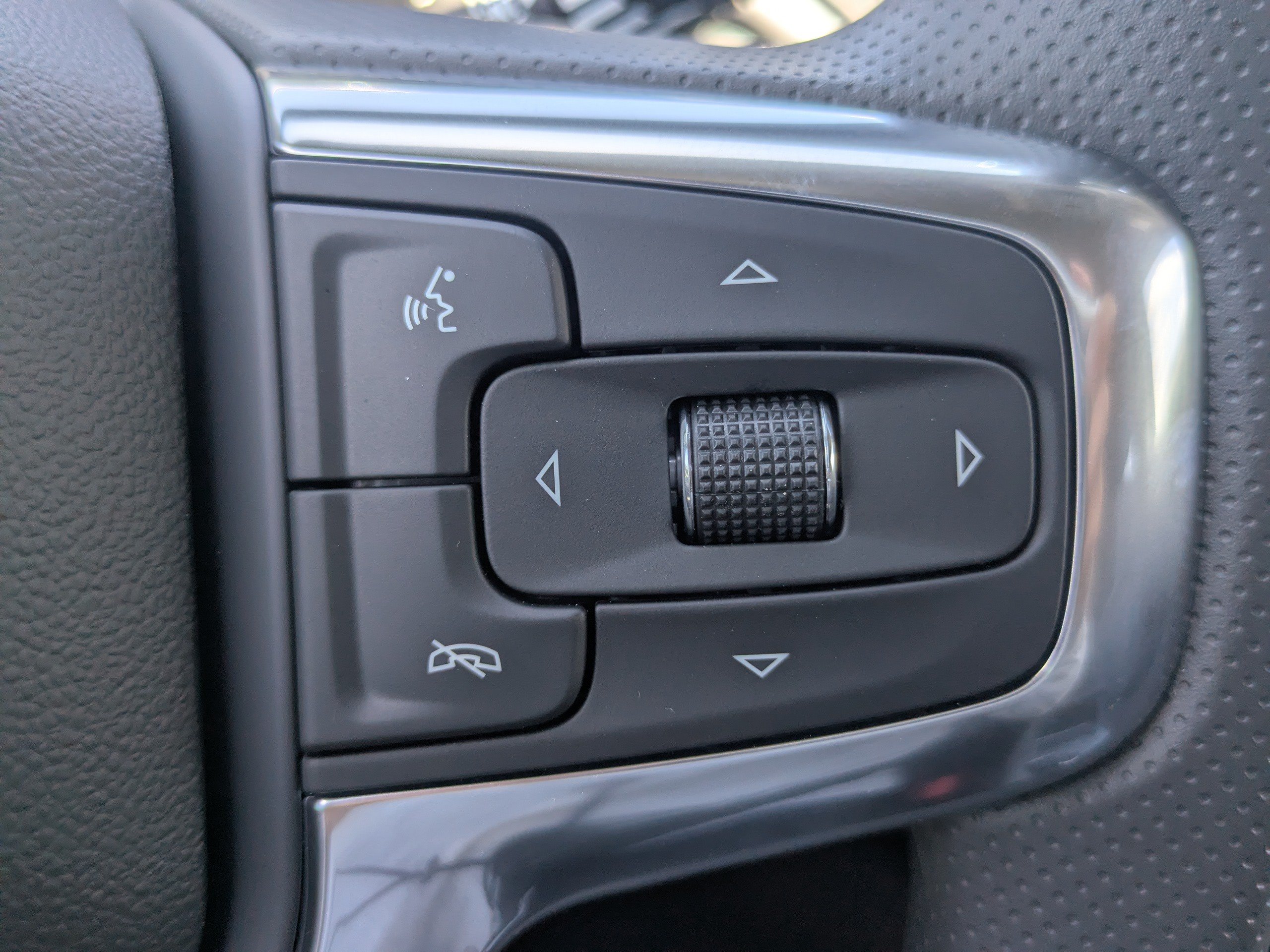 New 2026 Chevrolet Blazer LT w/ Convenience Package FWD image 25