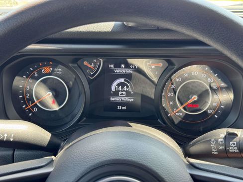 Used 2025 Jeep Wrangler Sport AWD/4WD image 13