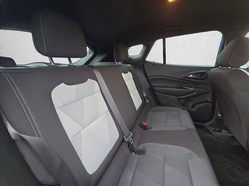 Used 2026 Chevrolet Trax RS FWD image 17