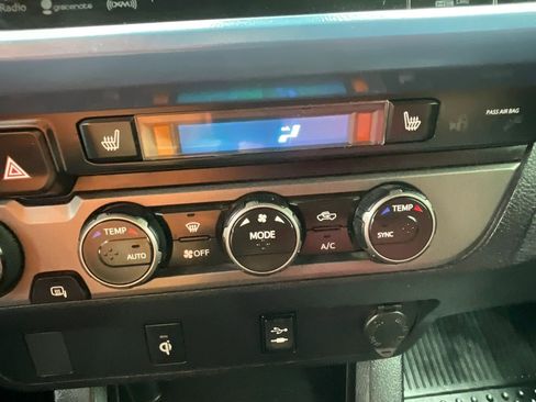 Used 2019 Toyota Tacoma TRD Sport w/ TRD Premium Sport Package AWD/4WD image 24