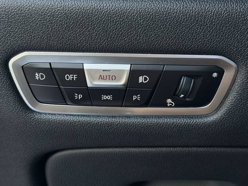Used 2022 BMW X7 M50i AWD/4WD image 22