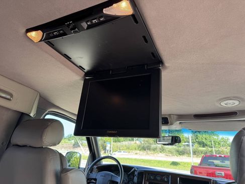 Used 2004 GMC Savana 1500 w/ Preferred Equipment Group RWD image 27