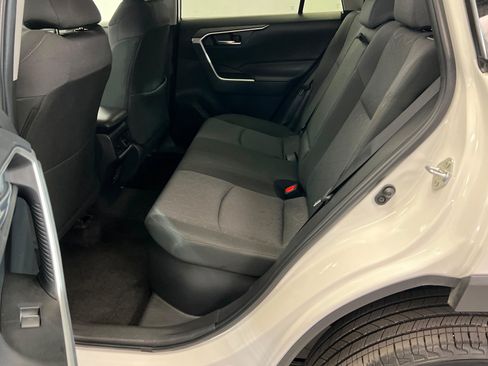 Used 2025 Toyota RAV4 XLE AWD/4WD image 21