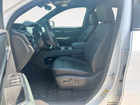 New 2026 GMC Acadia AT4 w/ LPO, Floor Liner Package image 22