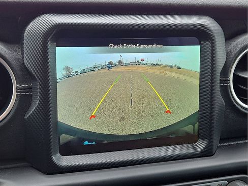 Used 2023 Jeep Wrangler Unlimited Sahara image 27