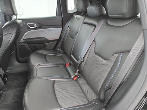 Used 2023 Jeep Compass Latitude w/ Sun and Sound Group AWD/4WD image 13