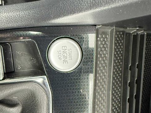 New 2026 Volkswagen Taos SEL image 21