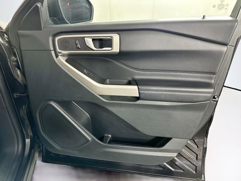 Used 2023 Ford Explorer XLT w/ Equipment Group 202A image 32