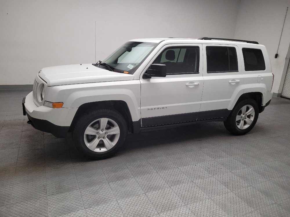 Used 2015 Jeep Patriot Latitude w/ All Weather Capability Group AWD/4WD image 2