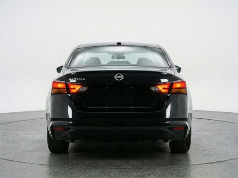 Used 2025 Nissan Altima 2.5 SV image 6