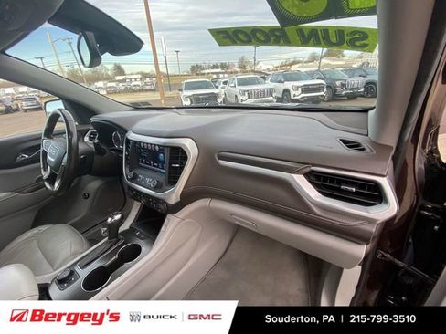 Used 2018 GMC Acadia SLT image 31
