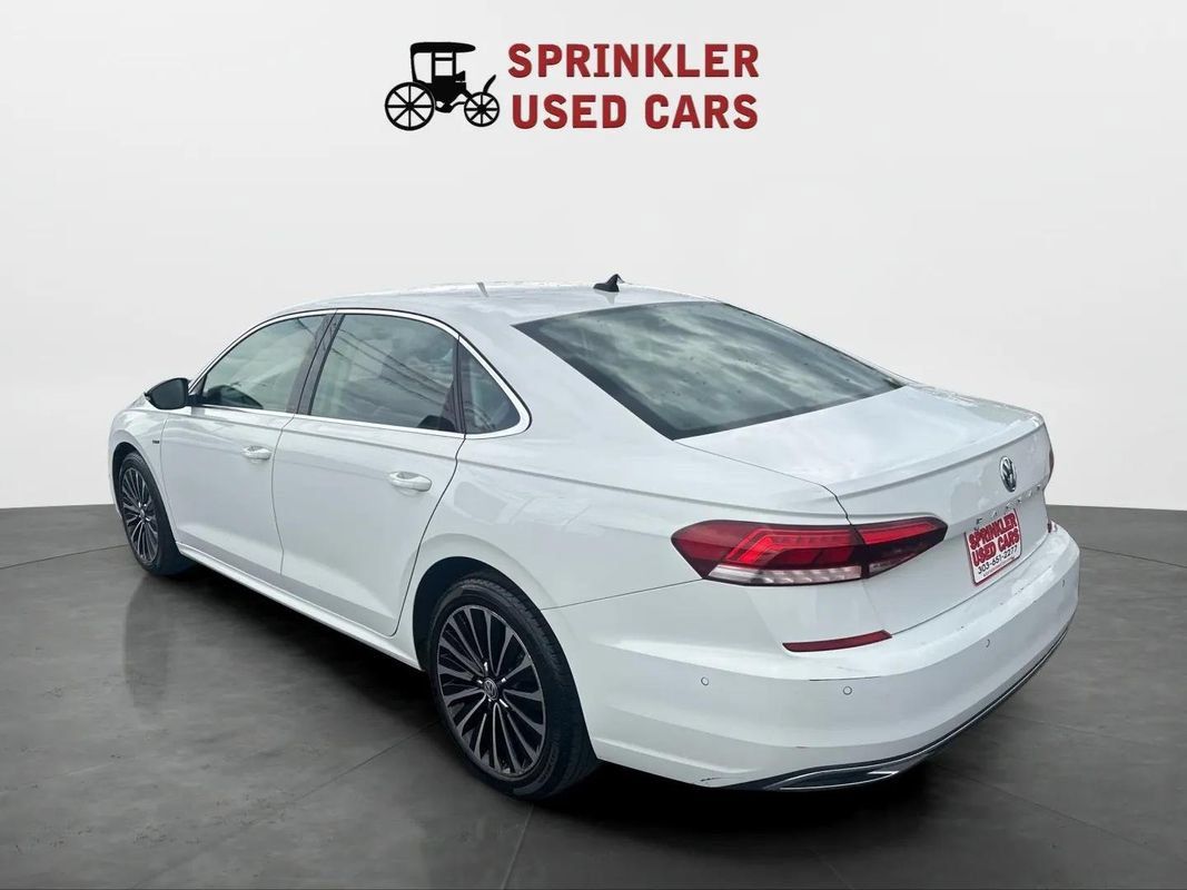 Used 2022 Volkswagen Passat 2.0T FWD image 6