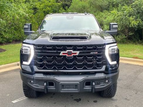 Used 2024 Chevrolet Silverado 2500 ZR2 w/ ZR2 Bison Edition AWD/4WD image 2