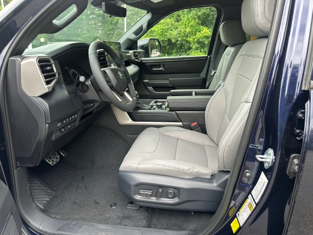 New 2026 Toyota Tundra SR5 w/ TRD Off-Road Premium Package AWD/4WD image 24