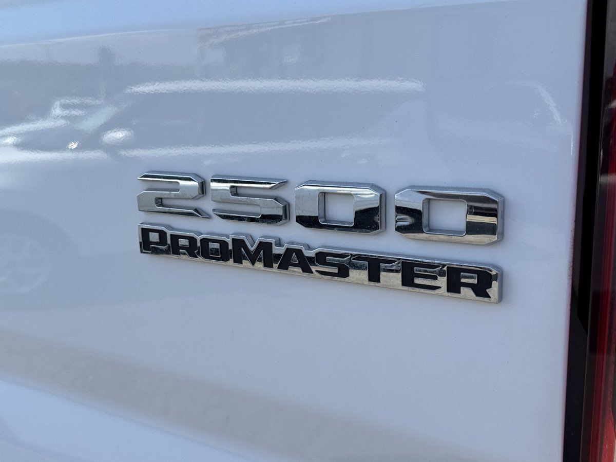 Used 2025 RAM ProMaster 2500 w/ Convenience Group FWD image 9