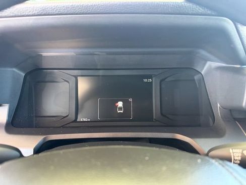 Used 2025 Toyota Tacoma SR5 AWD/4WD image 17