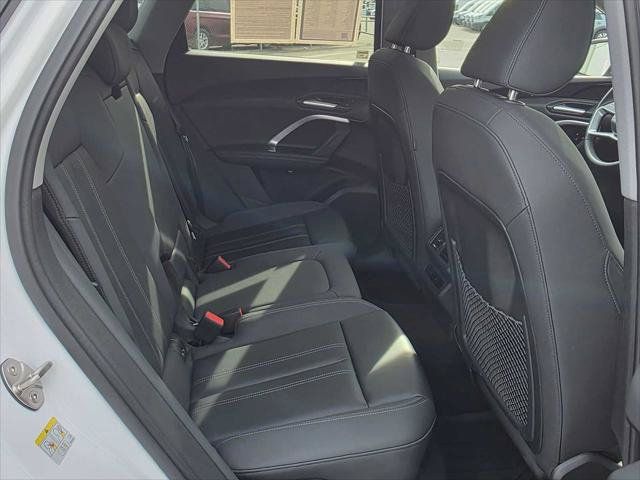 Used 2025 Audi Q5 Premium w/ Convenience Package AWD/4WD image 12