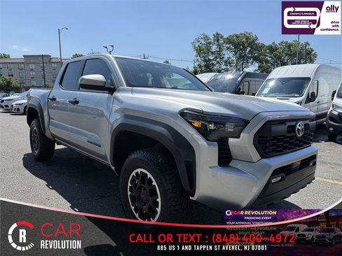 Used 2024 Toyota Tacoma TRD Off-Road AWD/4WD image 1