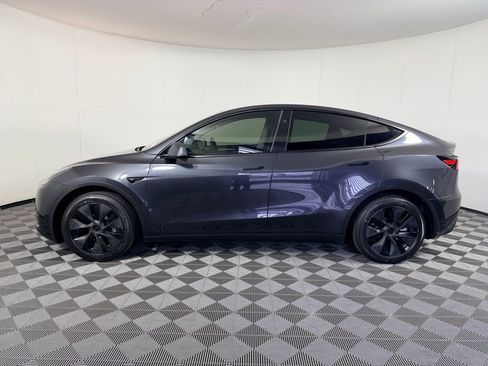 Used 2025 Tesla Model Y Long Range image 7
