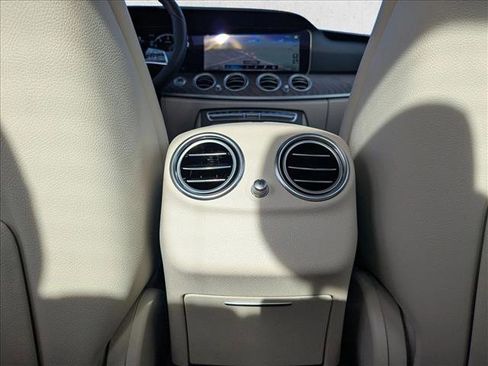 Used 2023 Mercedes-Benz E 350 Sedan image 19