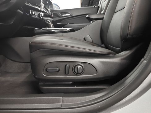 Certified 2026 Chevrolet Trax RS w/ Sunroof Package FWD image 14