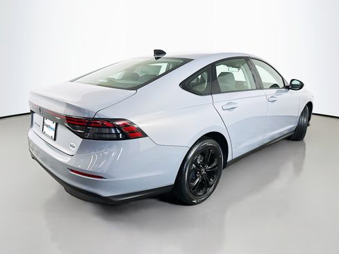 Used 2025 Honda Accord SE image 7