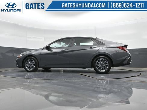 Certified 2024 Hyundai Elantra SEL FWD image 43