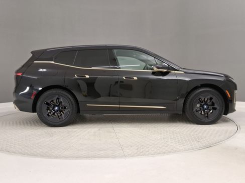 Used 2024 BMW iX xDrive50 w/ Luxury Package AWD/4WD image 6