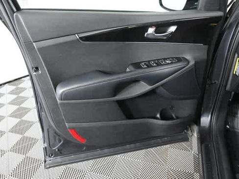 Used 2017 Kia Sorento EX w/ EX Advanced Touring Package image 20