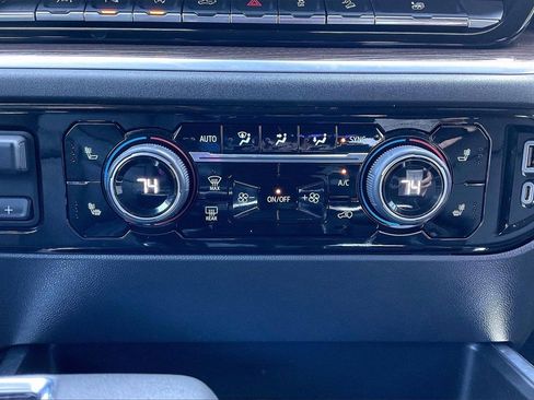 Used 2022 Chevrolet Silverado 1500 LT Trail Boss w/ Convenience Package II image 32