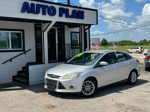 Used 2012 Ford Focus SE FWD image 1