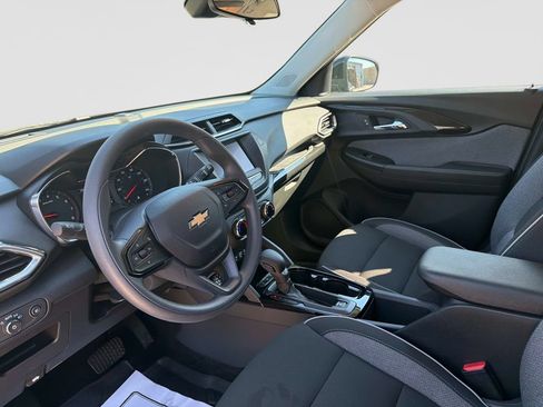 Used 2023 Chevrolet TrailBlazer LT FWD image 22